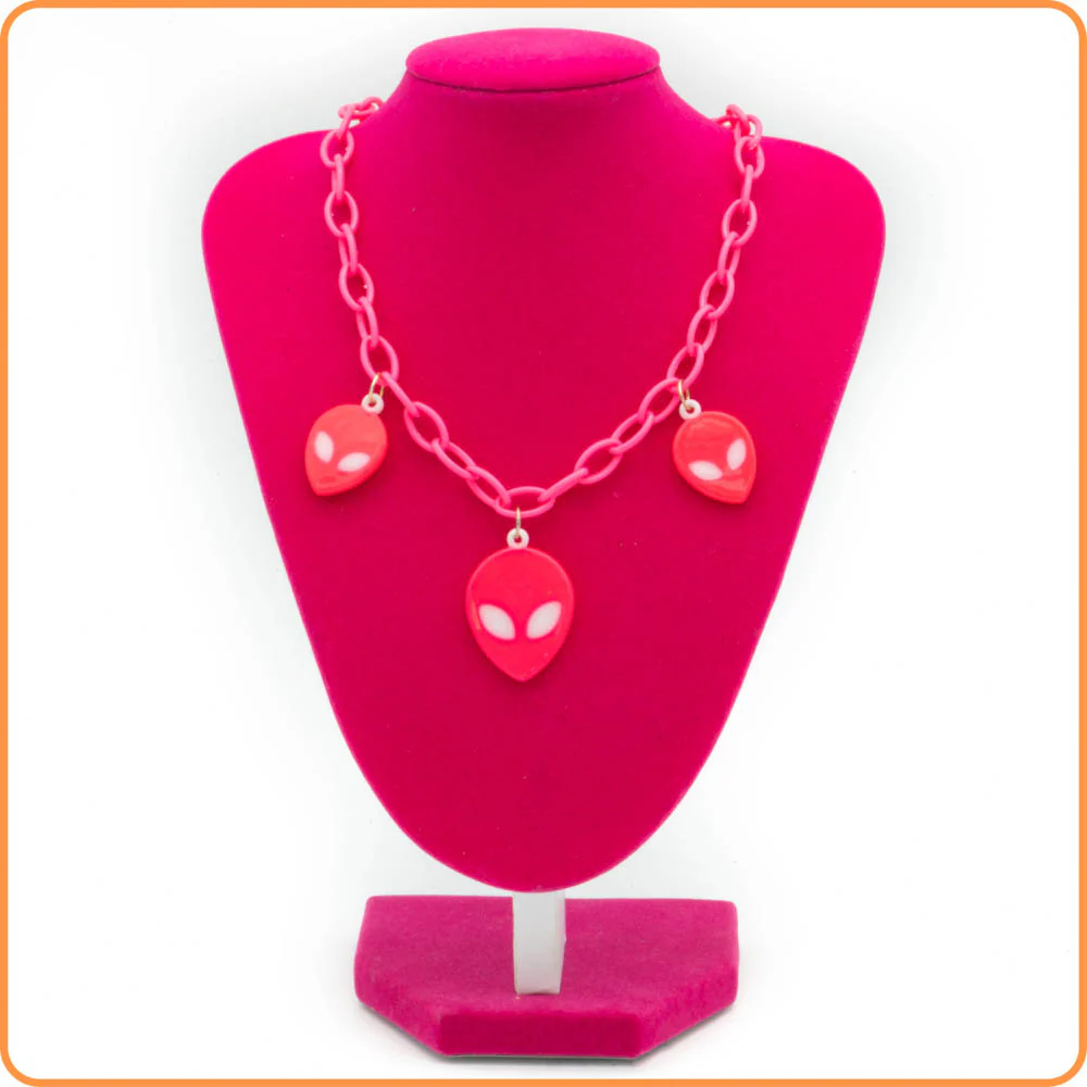 Alien Babe Necklace - Image 3