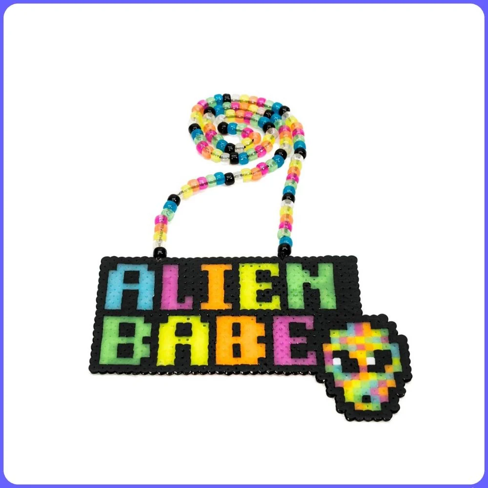 Alien Babe - (M) Perler - Image 2